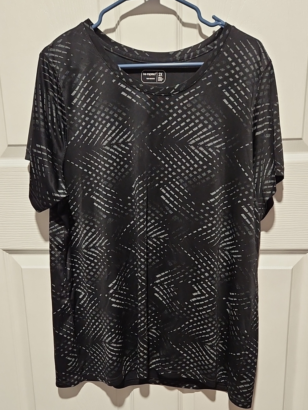 be inspired Black Short Sleeve Geometric Print Tee
